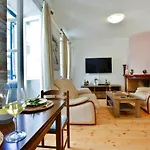 Апартаменты Espianade House *