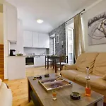 Espianade House Apartment *